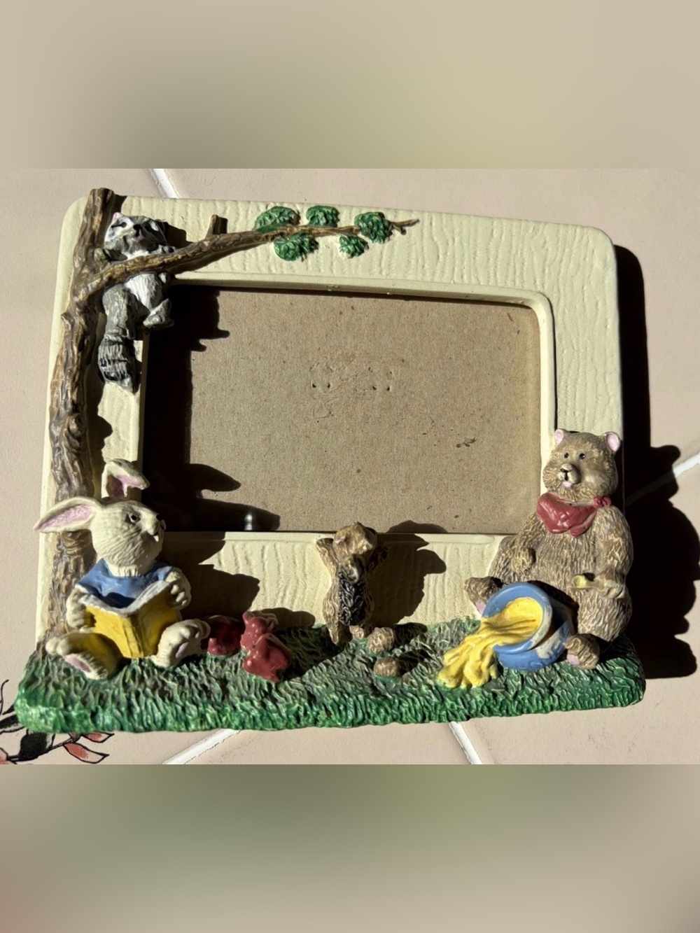 Vintage Whimsical Animal Resin Picture Frame in Cream and Green